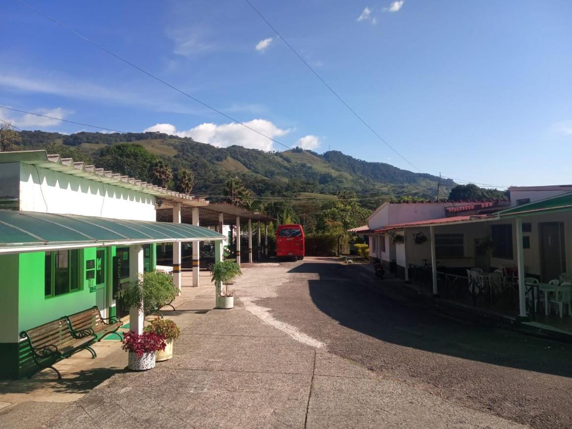 Servituristicos La Esmeralda Hotel Santa María Kültér fotó