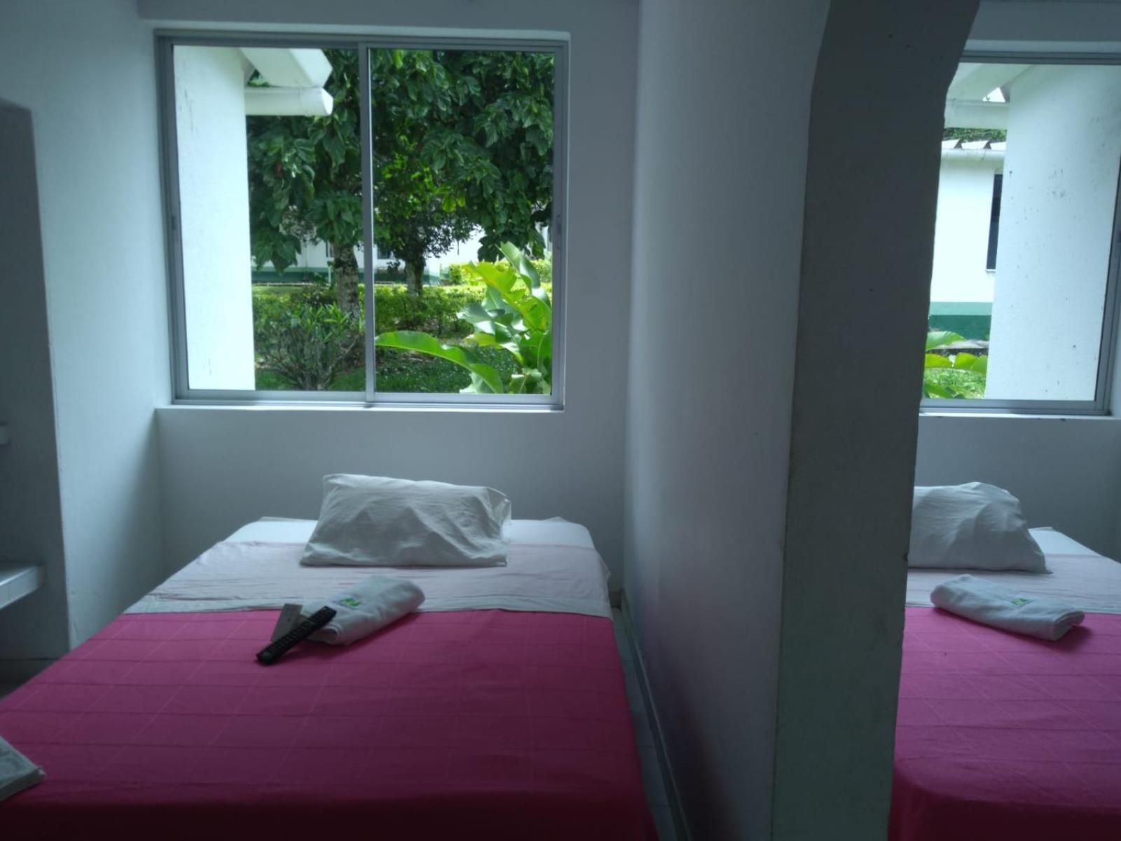Servituristicos La Esmeralda Hotel Santa María Kültér fotó